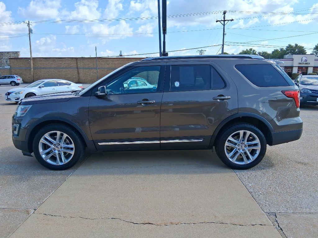 2016 Ford Explorer Image 2