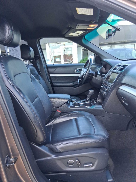 2016 Ford Explorer Image 10