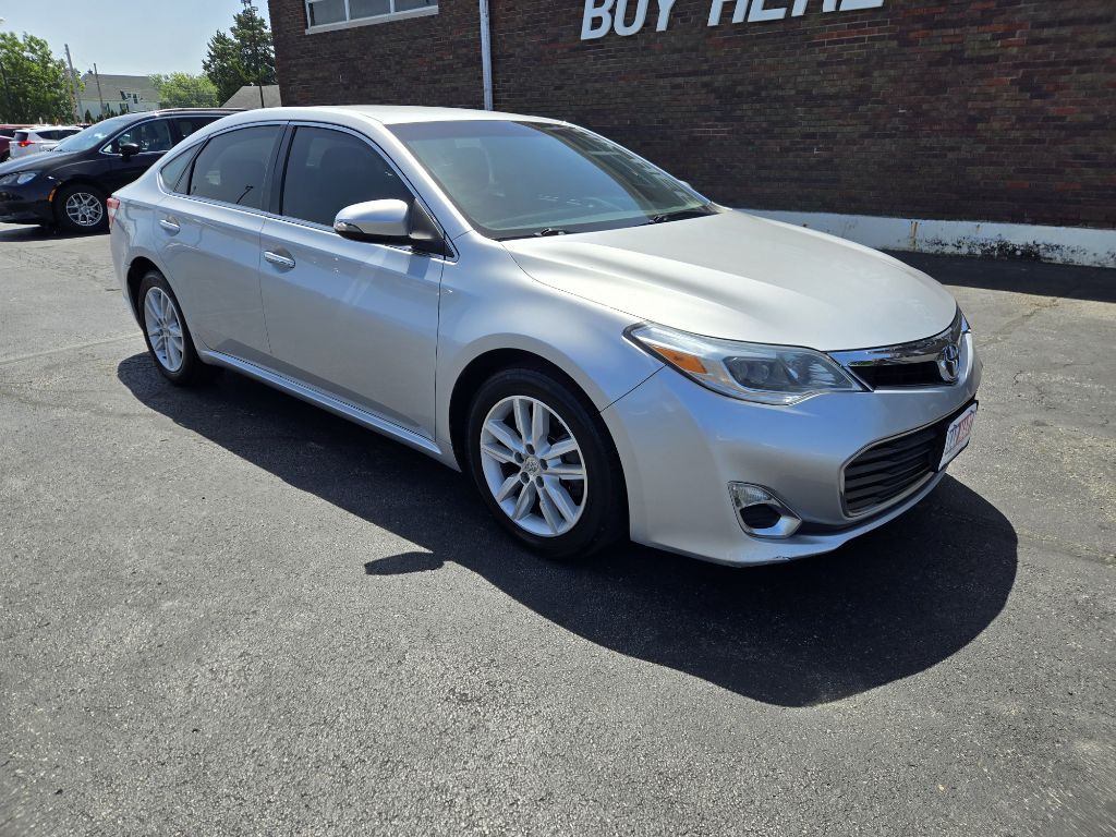 2013 Toyota Avalon Image 2