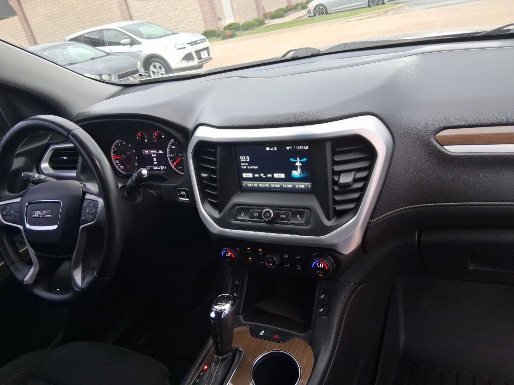 2018 GMC Acadia Image 11