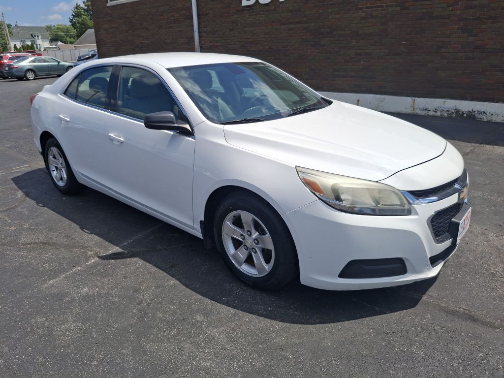 2014 Chevrolet Malibu Image 2
