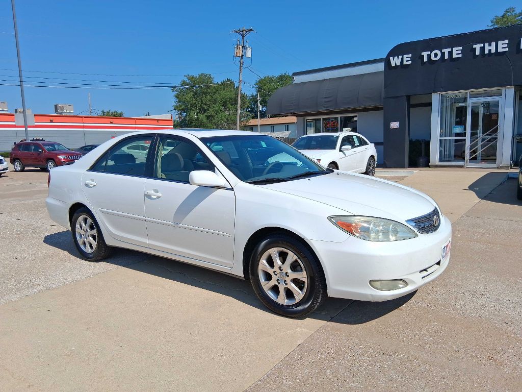 2004 Toyota Camry Image 4