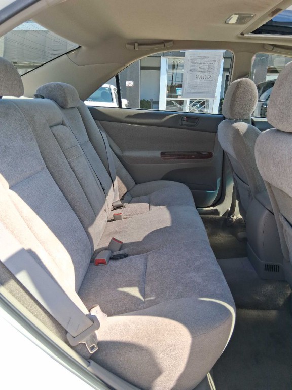 2004 Toyota Camry Image 7