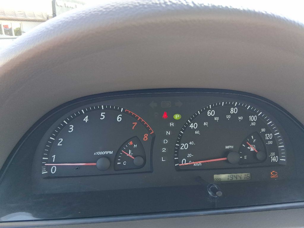2004 Toyota Camry Image 12