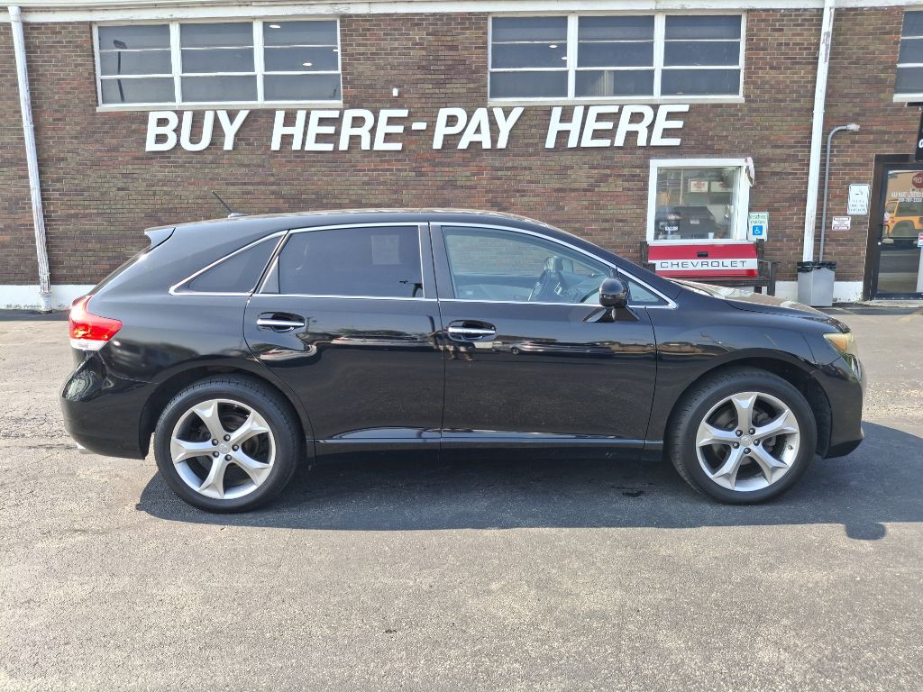 2011 Toyota Venza Image 1