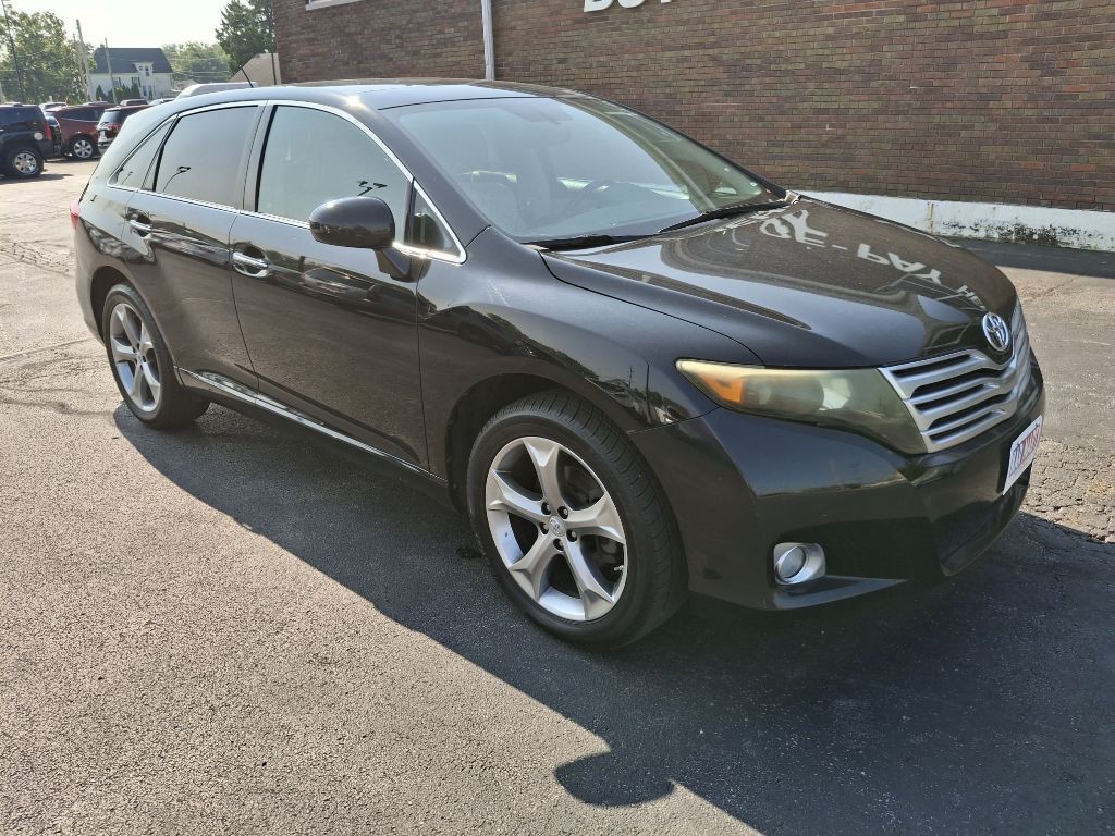 2011 Toyota Venza Image 2