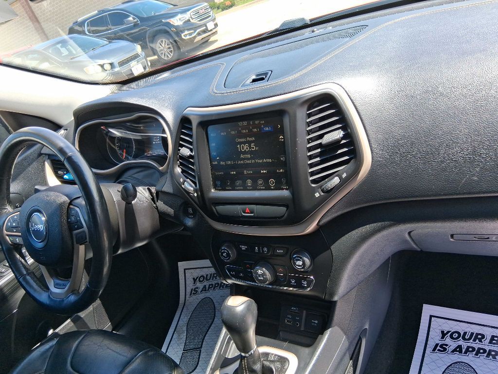 2016 Jeep Cherokee Image 10