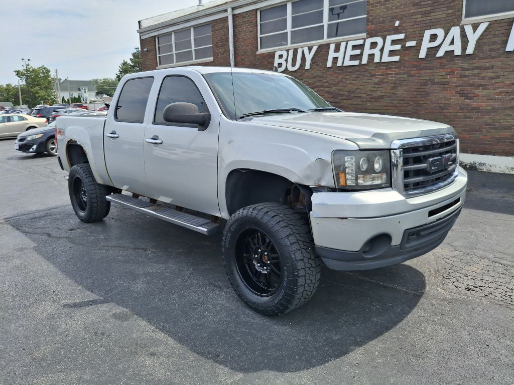 2011 GMC Sierra Image 2