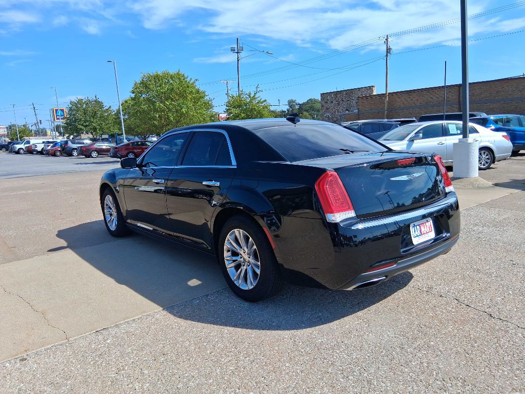 2016 Chrysler 300 Image 6