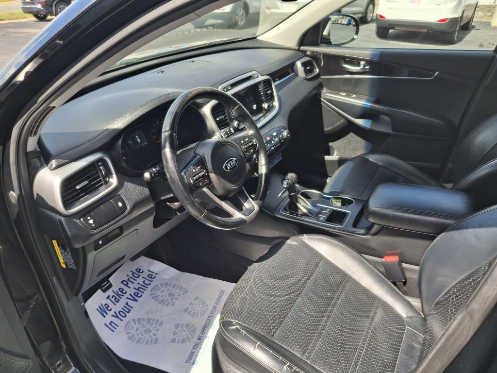 2017 Kia Sorento Image 8