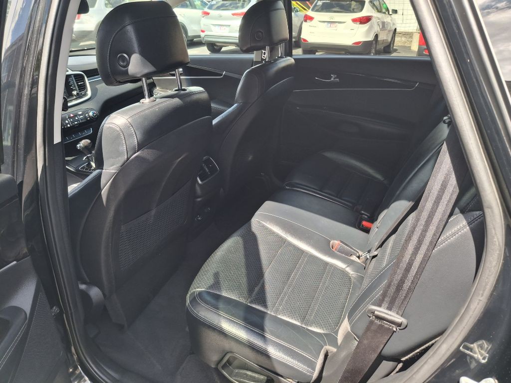 2017 Kia Sorento Image 10