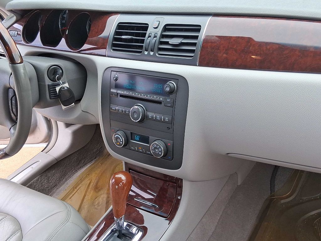 2009 Buick Lucerne Image 9