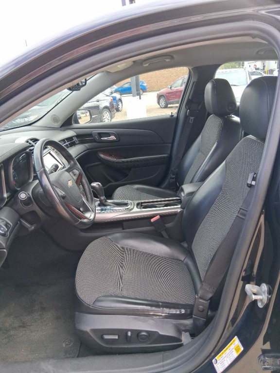 2013 Chevrolet Malibu Image 11