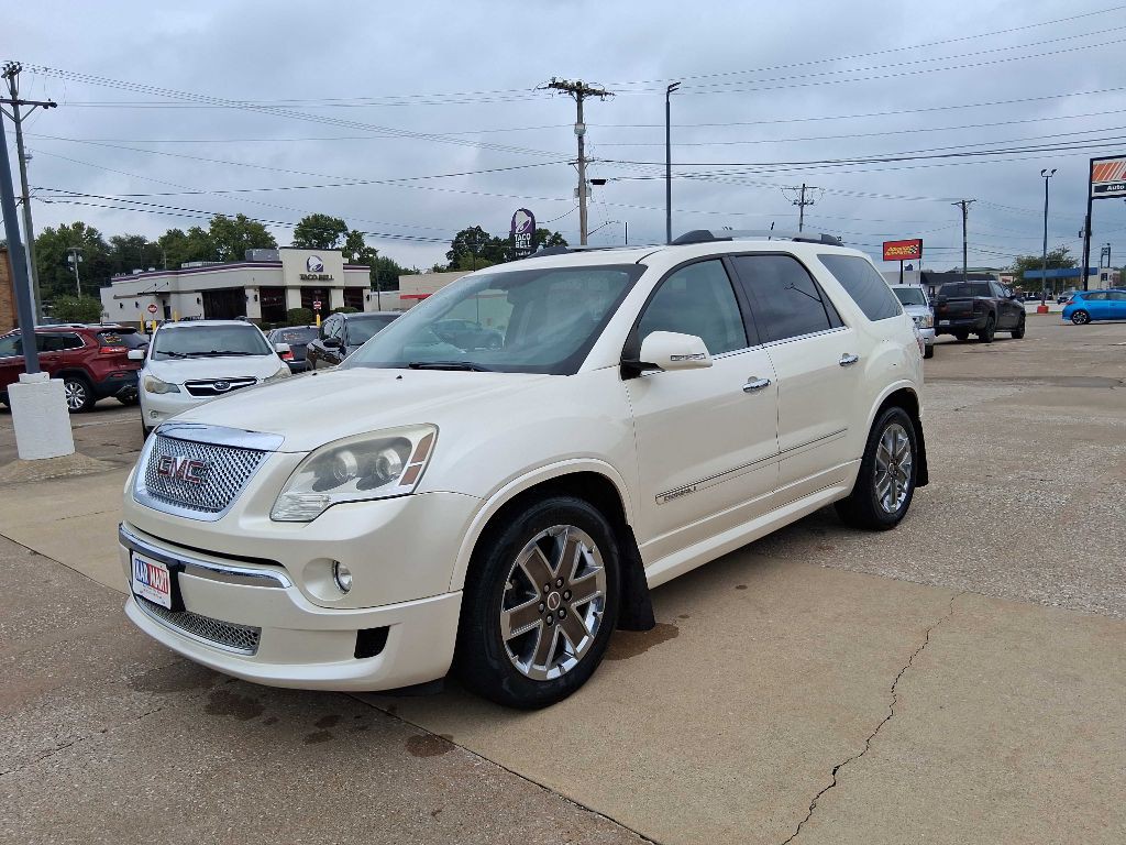 2011 GMC Acadia Image 3