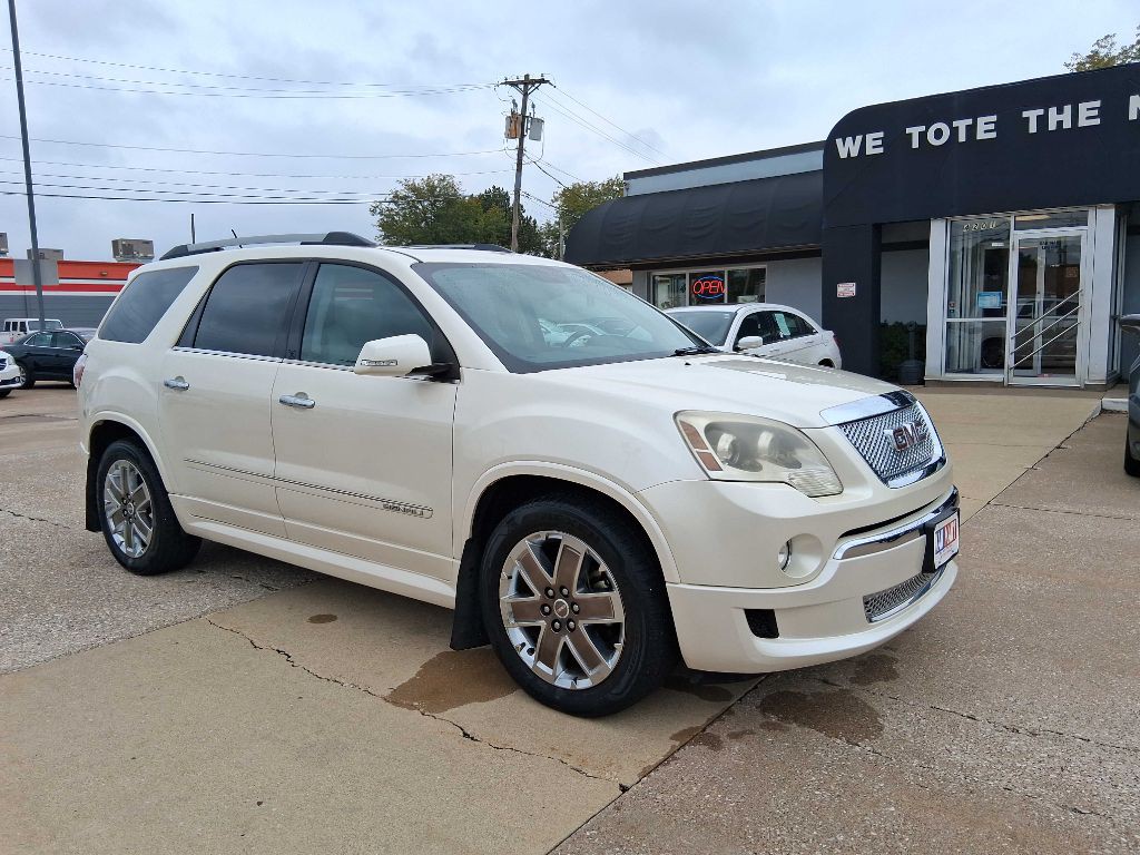 2011 GMC Acadia Image 4