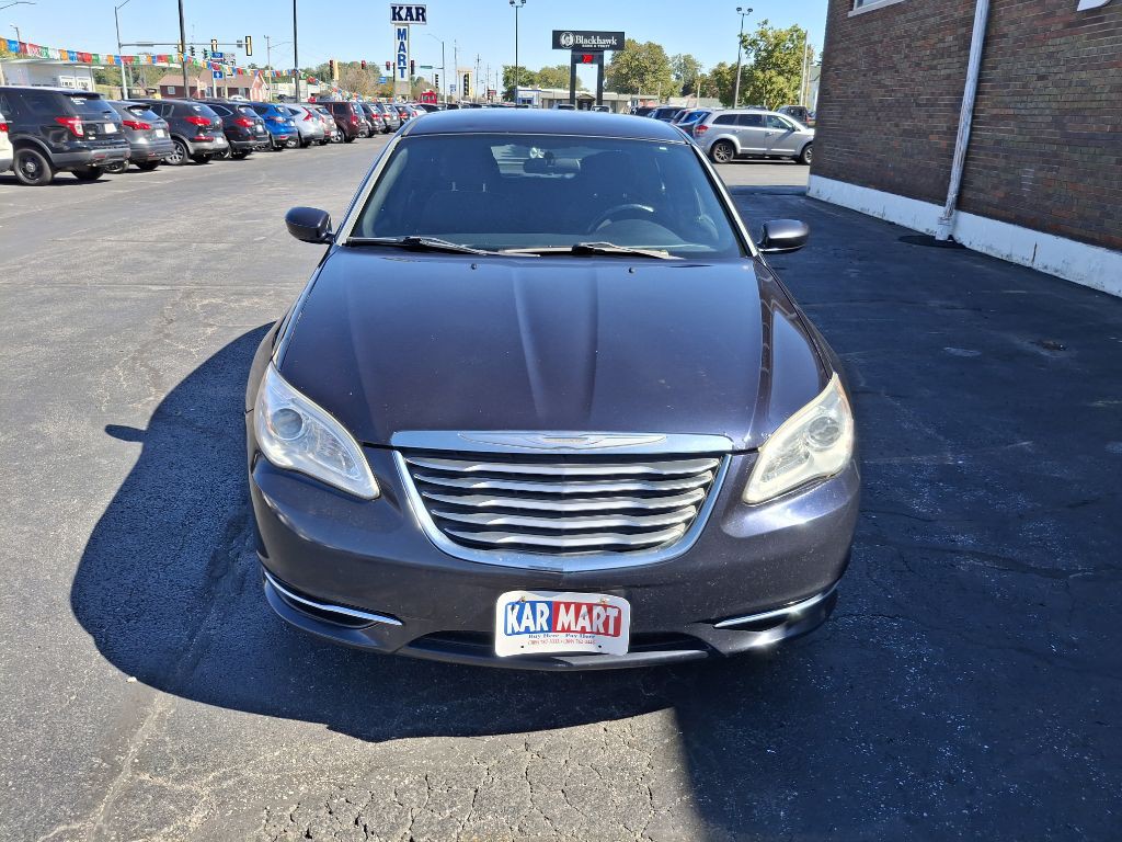 2012 Chrysler 200 Image 3