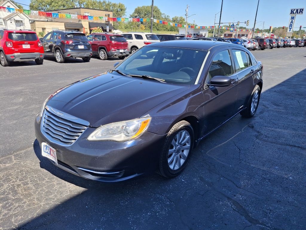 2012 Chrysler 200 Image 4