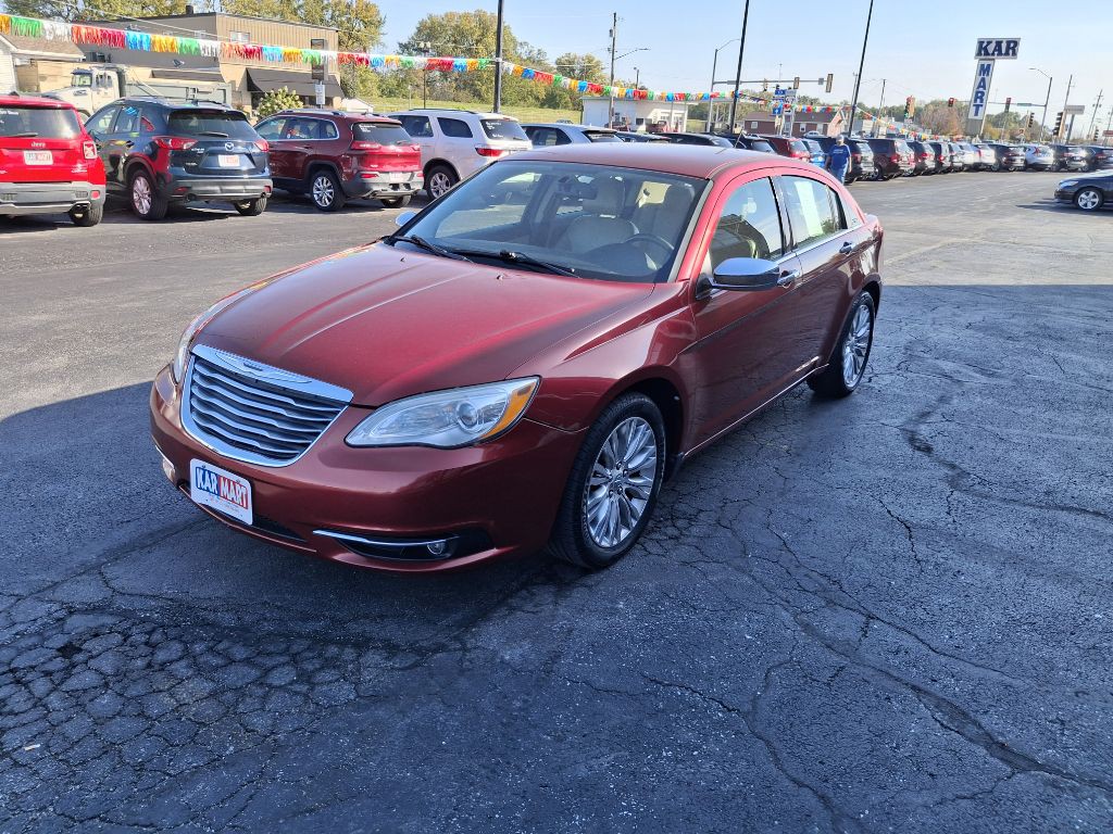 2013 Chrysler 200 Image 4
