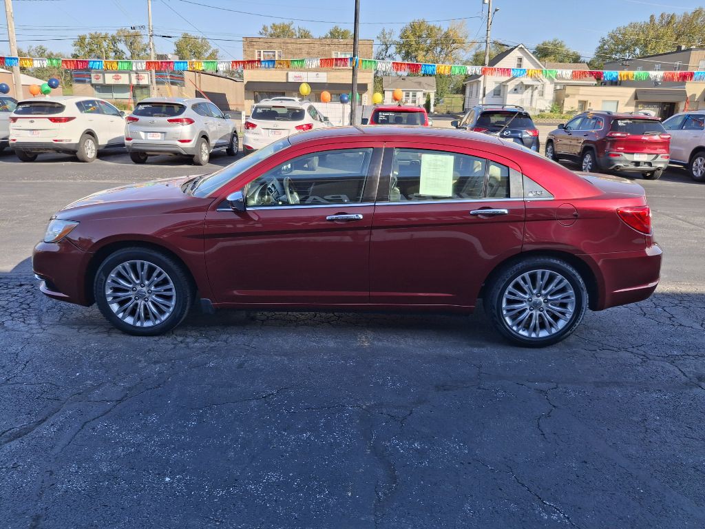 2013 Chrysler 200 Image 5