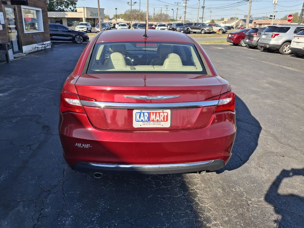 2013 Chrysler 200 Image 7