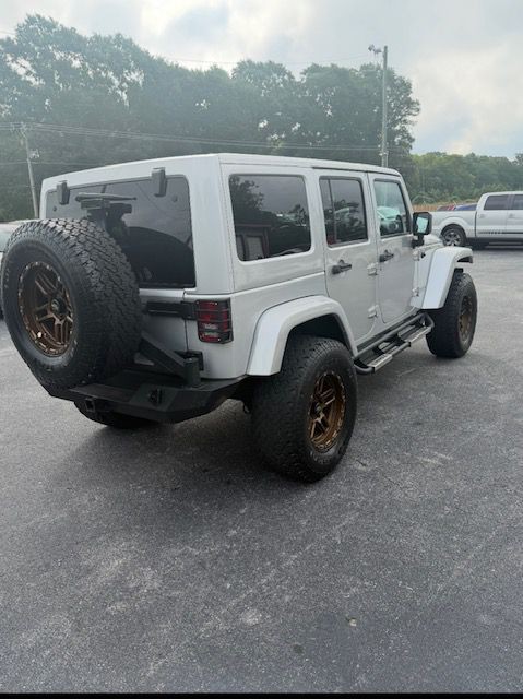 2012 Jeep Wrangler Unlimited Image 2