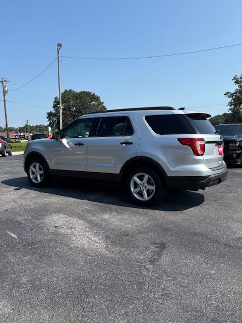 2019 Ford Explorer Image 2