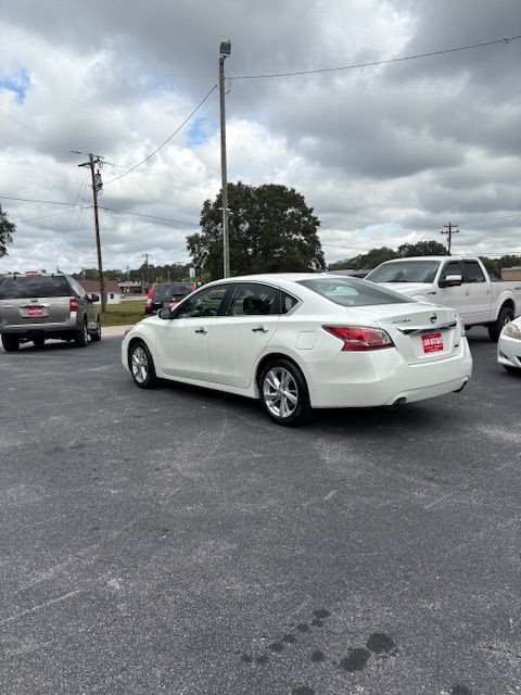 2014 Nissan Altima Image 2