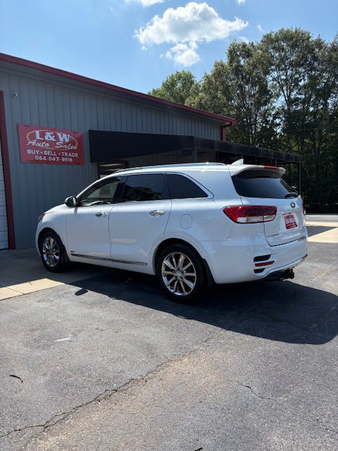 2016 Kia Sorento Image 2