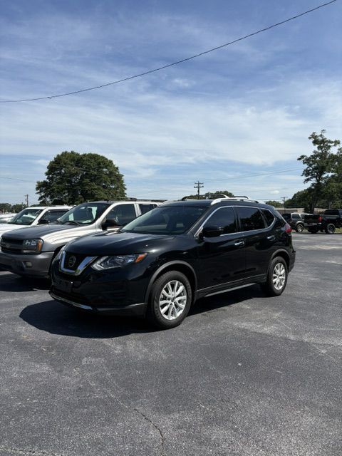 2020 Nissan Rogue Image 1