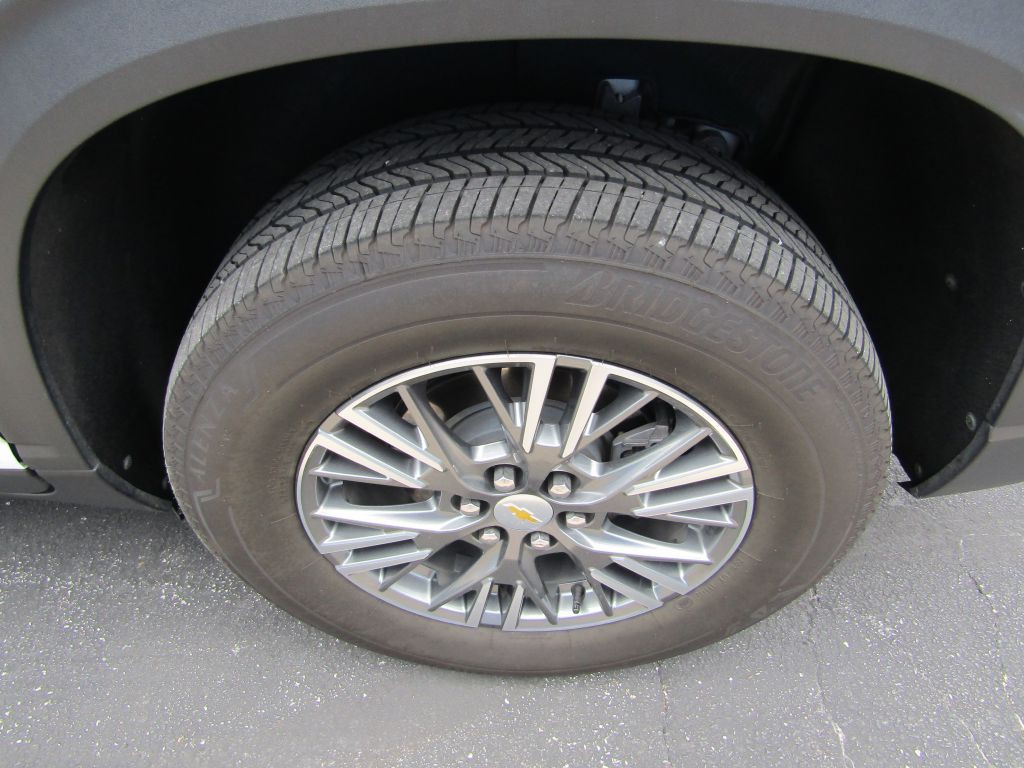 2025 Chevrolet Traverse Image 15