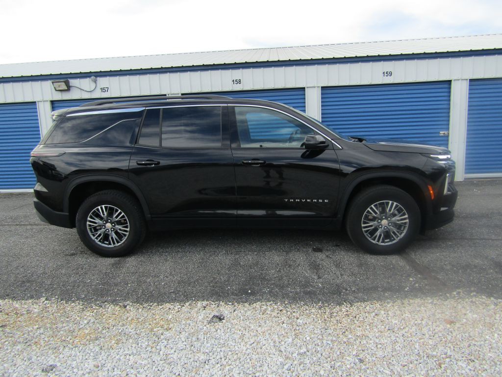 2025 Chevrolet Traverse Image 3
