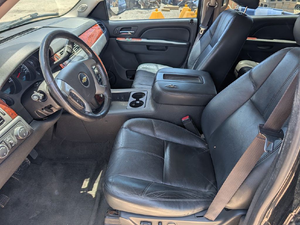 2013 Chevrolet Suburban Image 5