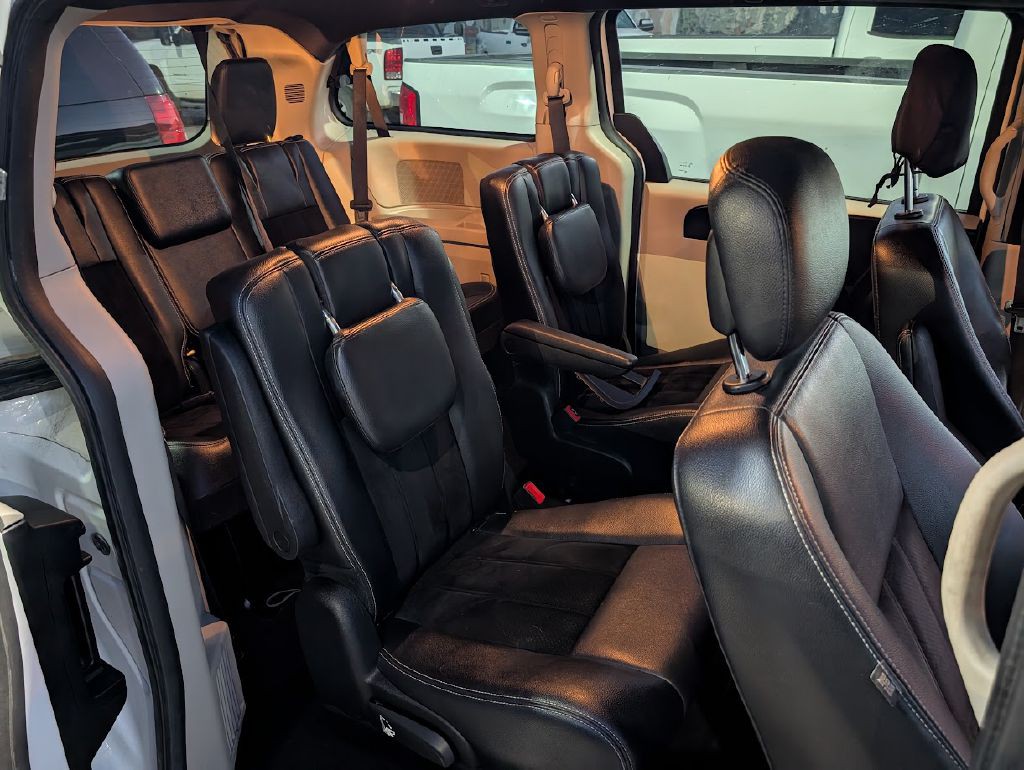 2017 Dodge Grand Caravan Image 6