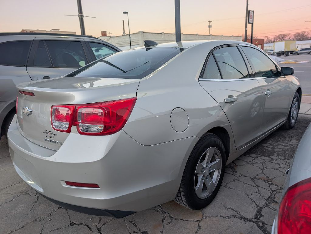 2015 Chevrolet Malibu Image 4