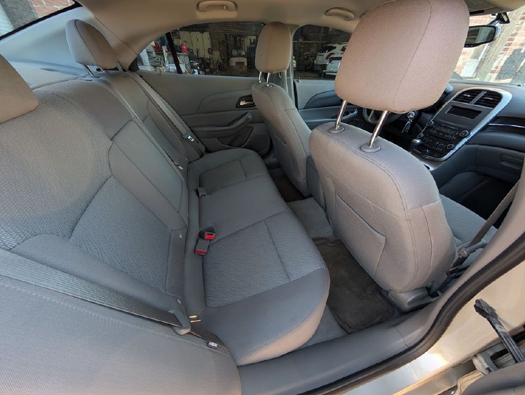 2015 Chevrolet Malibu Image 8