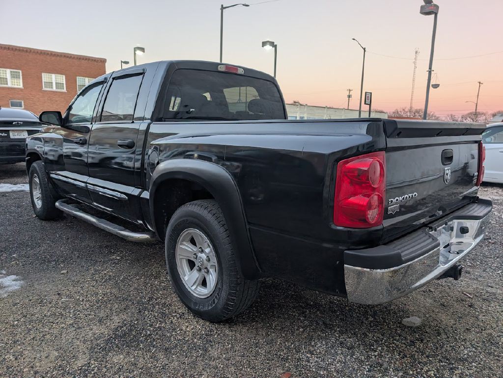 2008 Dodge Dakota Image 4