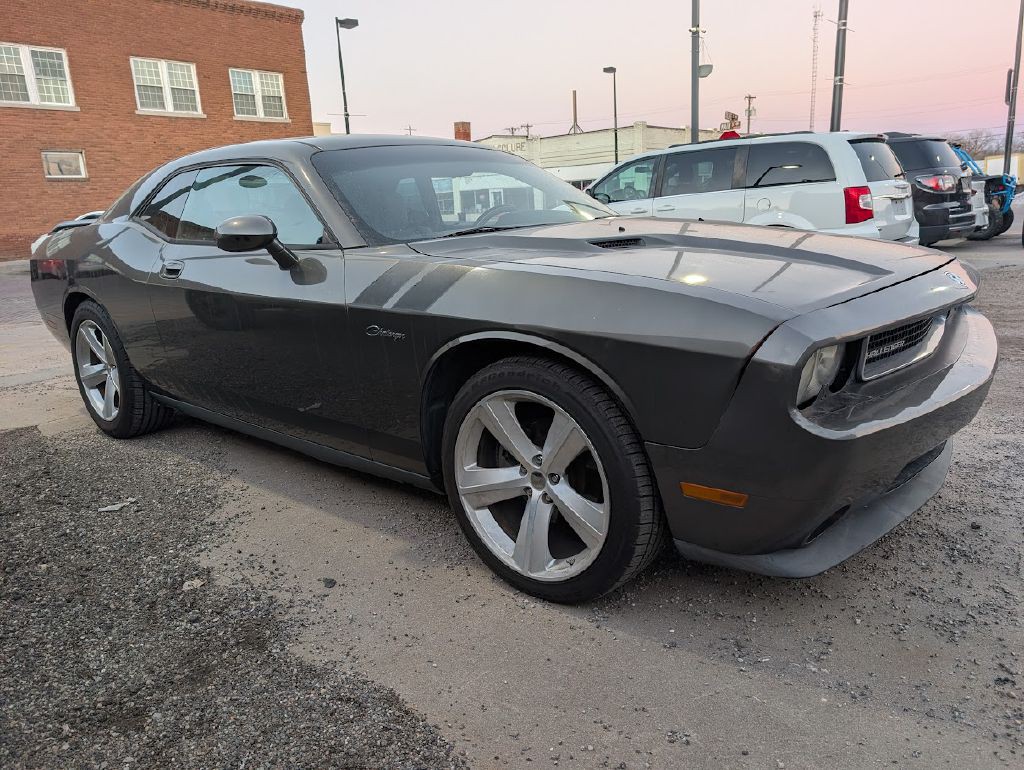 2009 Dodge Challenger Image 2