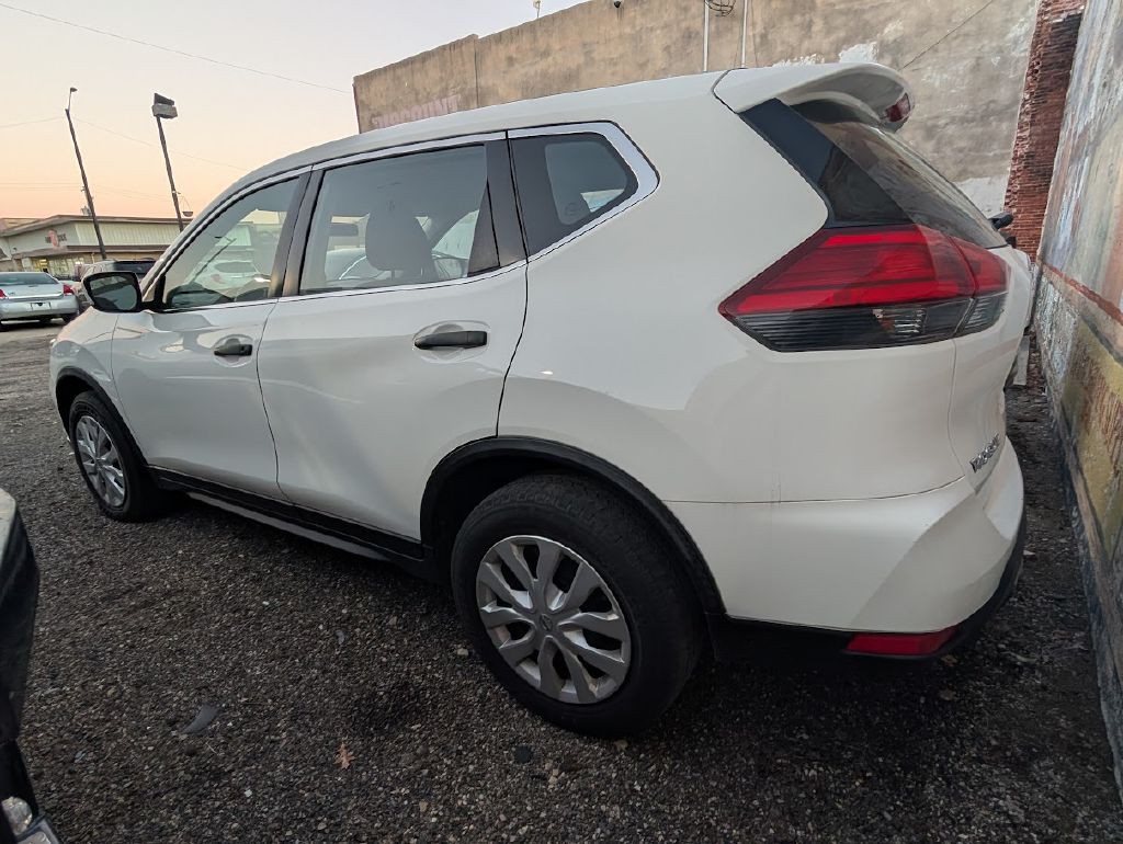 2017 Nissan Rogue Image 3