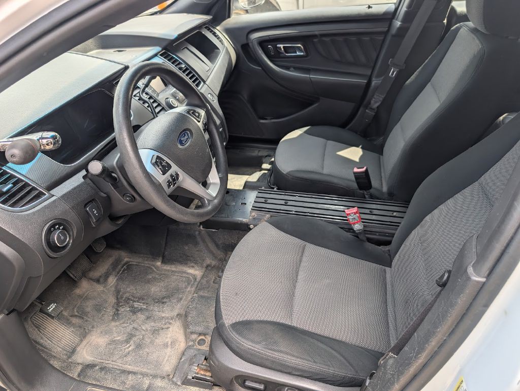 2013 Ford Taurus Image 1