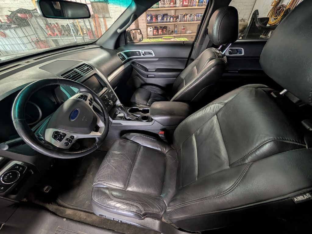 2015 Ford Explorer Image 2