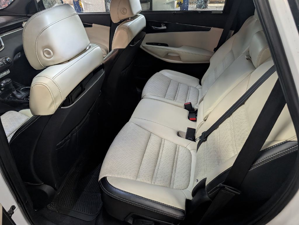 2017 Kia Sorento Image 5