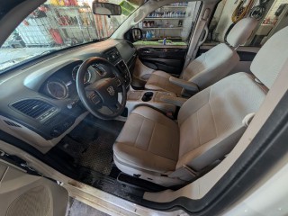 Image for 2012 Dodge Grand Caravan SXT ID: 7474547