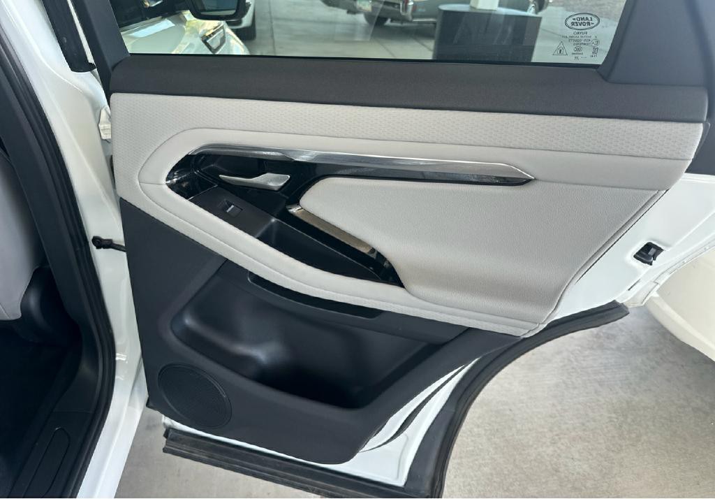 2020 Land Rover Range Rover Evoque Image 16