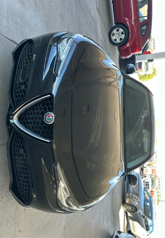 2019 Alfa Romeo Giulia Image 2