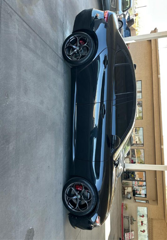 2019 Alfa Romeo Giulia Image 4