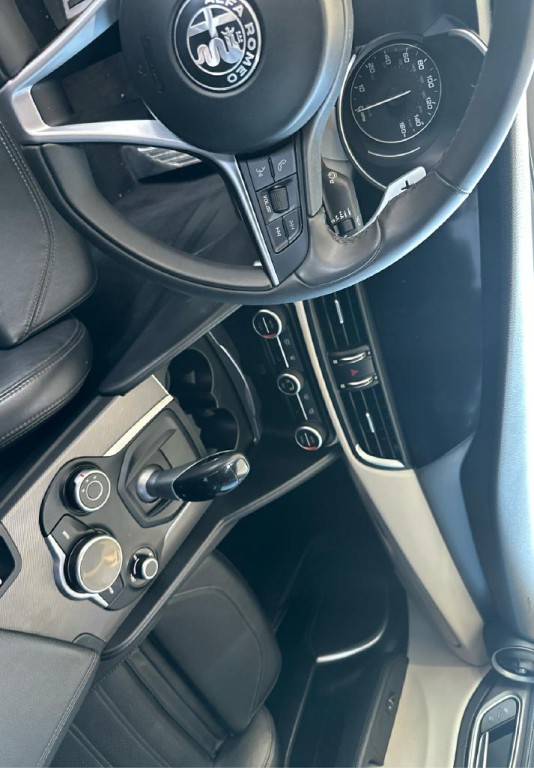 2019 Alfa Romeo Giulia Image 12