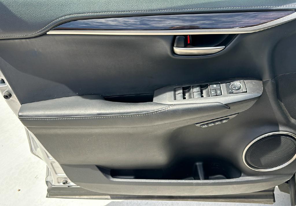 2015 Lexus NX 200t Image 12