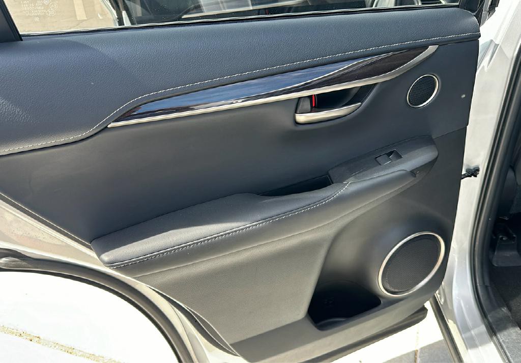 2015 Lexus NX 200t Image 15