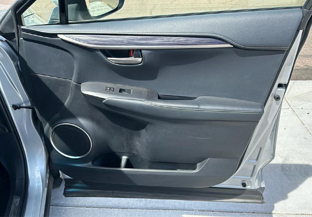 2015 Lexus NX 200t Image 20