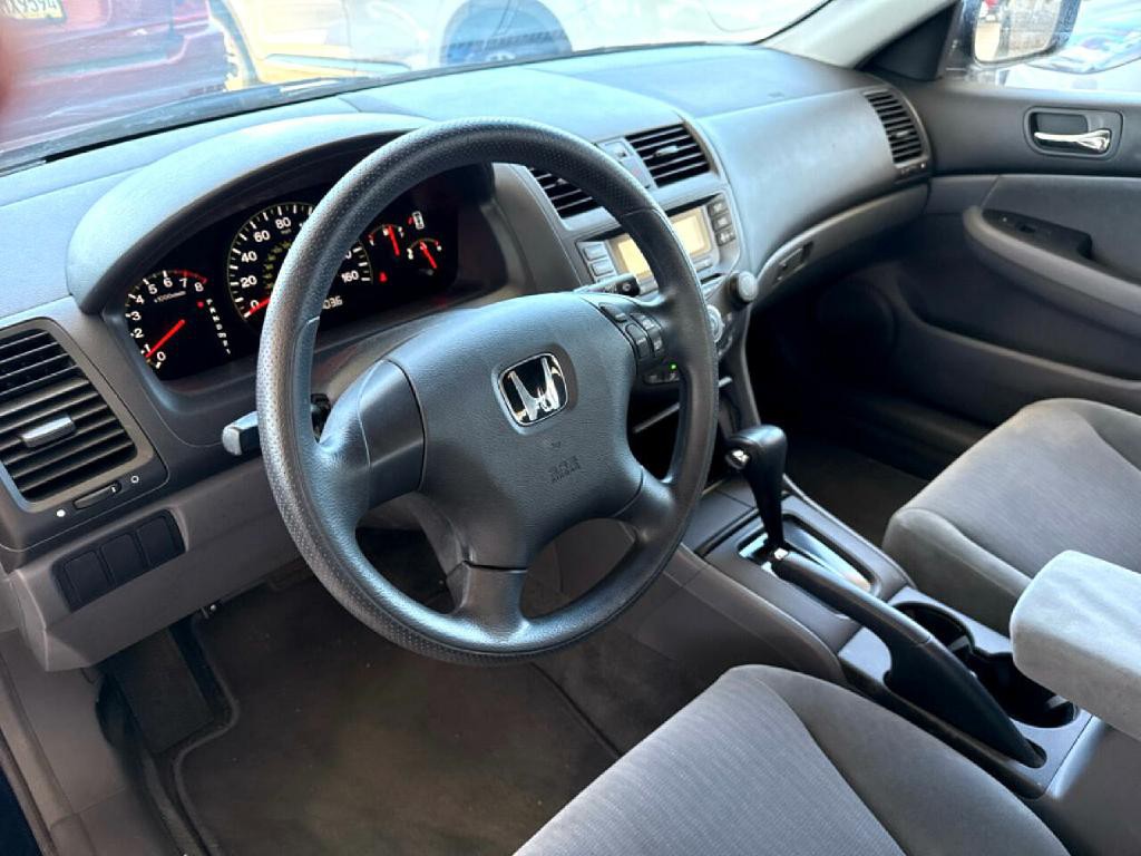 2004 Honda Accord Image 8